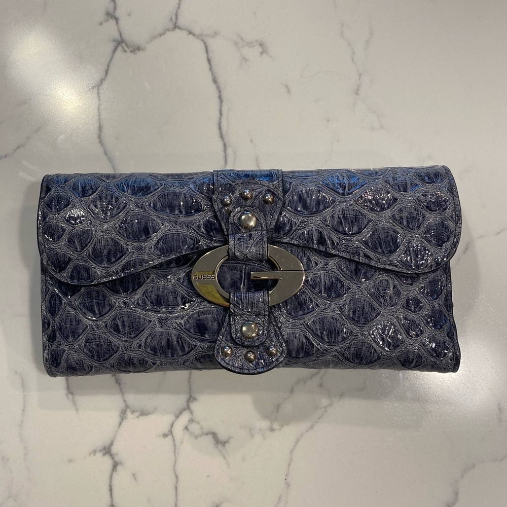 Guess wallet